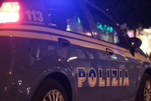 Paternò, 22enne ubriaco ruba auto e ingaggia un pericoloso inseguimento con la Polizia: denunciato