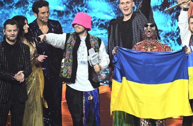 Eurovision, l’Ucraina vince la 66^ edizione: i Kalush Orchestra scalano la classifica con il brano ‘Stefania’