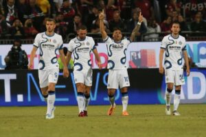 Calcio, l’Inter non molla la presa: per il Milan questione scudetto rimandata all’ultima giornata