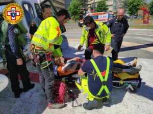 Salina, Soccorso Alpino salva turista tedesca ferita durante escursione: interviene elicottero della Polizia di Stato