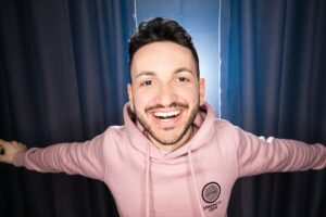 Biancavilla, ‘Tanto c’è sempre tempo’ è il nuovo singolo di Michele Gatto: “Facciamo che domani sia oggi” (VIDEO)