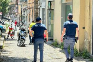 Napoli, una faida familiare dietro lo sfregio con acido delle due sorelle: fermata la zia acquisita