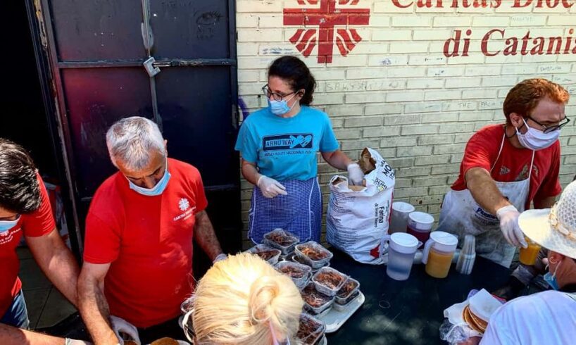 Catania, all’Help Center della Caritas la donazione dei detenuti della casa di reclusione di Noto: serviranno per acquistare beni alimentari