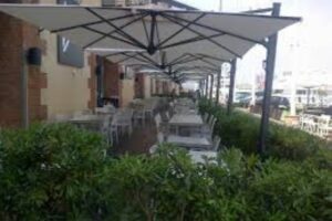 Catania, rubano un barbecue e alcuni ombrelloni: arrestati in flagranza due ladri ‘estivi’