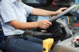 Catania, autista di un autobus aggredito da passeggero: gli aveva chiesto di mettere la mascherina