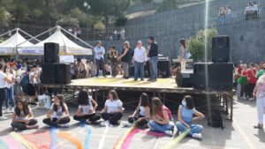 Bronte, scuole in festa per il “Creativity Day”. Firrarello: “Con la libertà si esprime il talento”