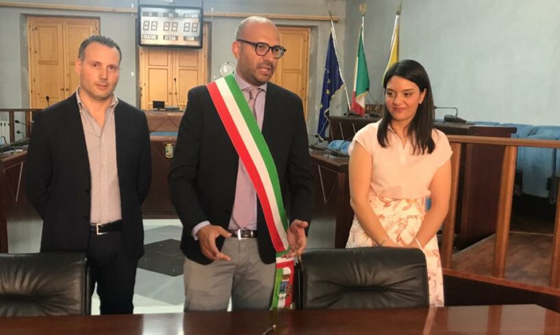 Biancavilla, giurano i nuovi assessori Cantarella e Giardina. Il sindaco: “Contribuite allo sviluppo della città”