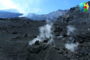 Etna, nuova bocca effusiva a quota 1900 m: colata lavica scarsamente alimentata