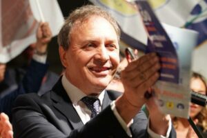 Paternò, Nino Naso riconfermato sindaco della città: vittoria schiacciante su Virgolini e Pannitteri