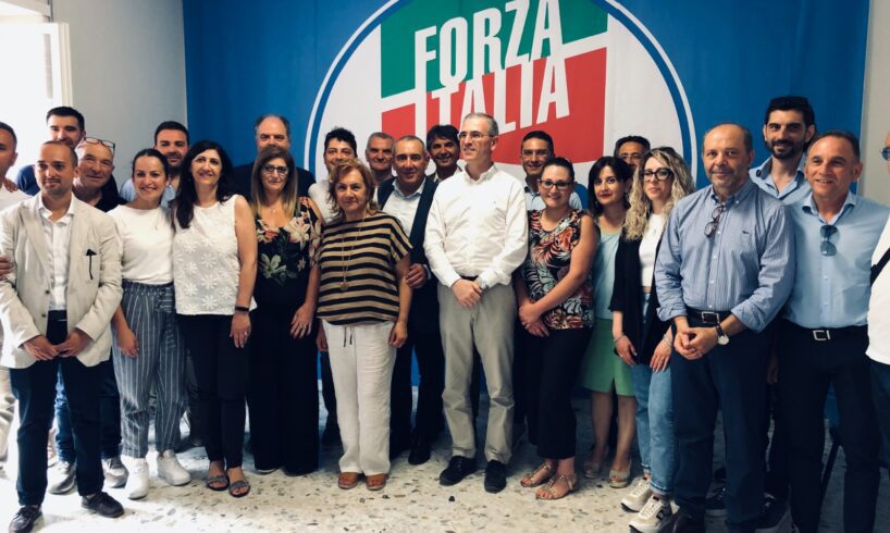 Catania, Falcone riunisce tutti gli uomini di Forza Italia: “Siamo passati da 18 a 40 eletti tra sindaci e consiglieri”