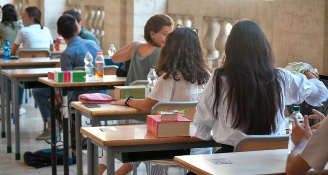 Per 500 mila studenti al via gli esami di maturità. Il ministro: “Non è un test ma una valutazione complessiva”