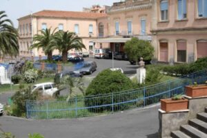 Bronte, la rabbia di Firrarello dopo trasferimento a Biancavilla di un ortopedico: “L’ospedale non è al servizio di altre strutture”