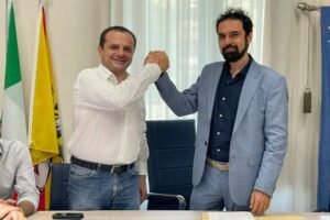 Giarrusso e De Luca creano nuovo partito autonomista: lunedì sveleranno nome e simbolo