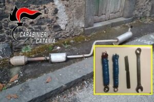 Belpasso, ladro di catalizzatori lancia per strada gli attrezzi del mestiere: arrestato in flagranza