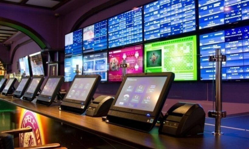 I militari del Comando Provinciale della Guardia di Finanza di Bologna hanno concluso un controllo fiscale nei confronti di un soggetto di origini siciliane fiscalmente domiciliato nel capoluogo felsineo, oggi collaboratore di giustizia, che ha svolto attività di procacciatore d'affari per conto di una nota società di scommesse on line omettendo di dichiarare i propri redditi in Italia.