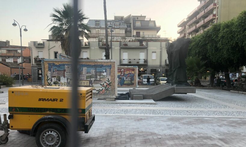 Paternò, Fontana Piazza della Regione: lavori verso la conclusione. Soprintendenza valuterà corrispondenza