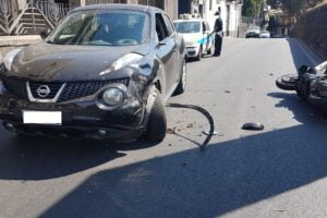 Paternò, Nissan si scontra con scooter lungo via Nazario Sauro: un ferito in ospedale