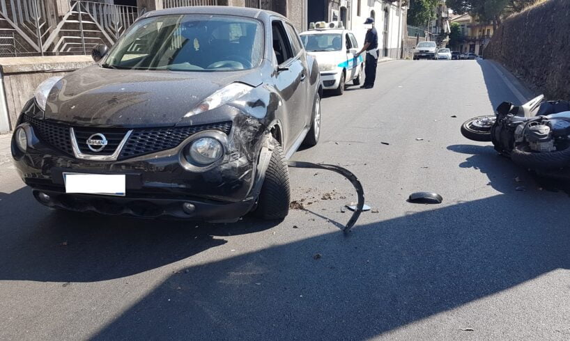 Paternò, Nissan si scontra con scooter lungo via Nazario Sauro: un ferito in ospedale