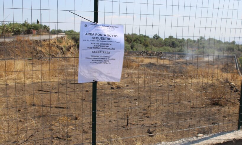 Adrano, magistratura conferma il sequestro della discarica abusiva ‘fumante’ di c.da Difesa Luna: l’Arpa farà accertamenti