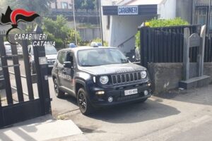 Belpasso, 34enne fa incetta di liquori e dichiara false generalità: denunciata