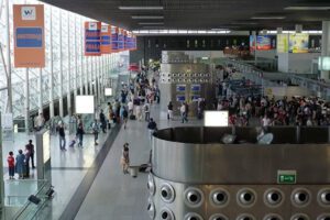 Ritardo di oltre 10 ore per il volo Catania-Lourdes: disagi per 65 pellegrini