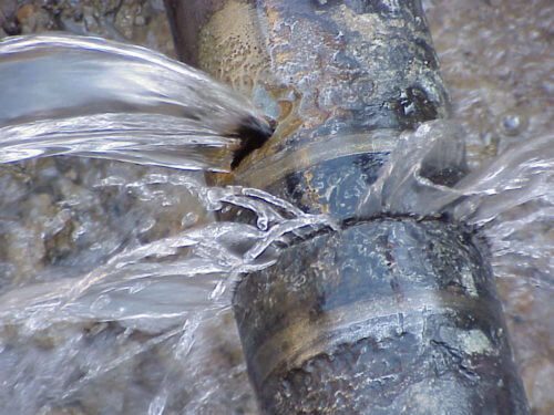 L’acqua che non c’è: cosa si può fare a Paternò. La risposta all’emergenza deve essere locale