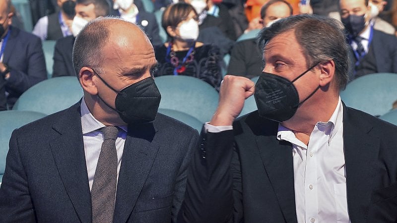 Centrosinistra: Calenda non vuole Di Maio, Bonelli e Fratoiani. Letta: “Terzo polo aiuta le destre”