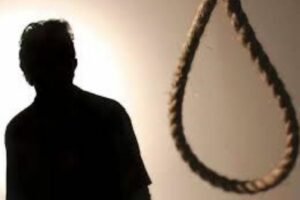 Paternò, 45enne tenta di impiccarsi e chiama i Carabinieri: operatore fa scattare i soccorsi