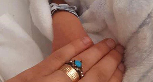 Adrano, fiocco azzurro per una famiglia di rifugiati afgani: è nato Sayed Rahesh
