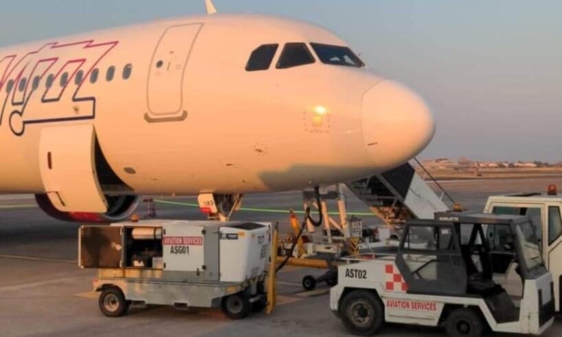 Catania, aereo con muso danneggiato da grandine atterra a Fontanarossa: incolumi i passeggeri