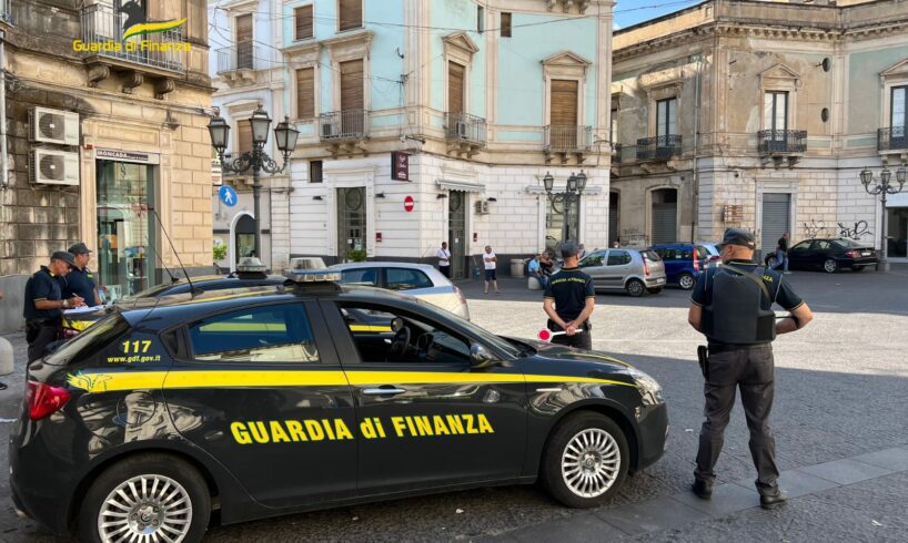 Paternò e Biancavilla, controlli del territorio delle fiamme gialle: sequestrata mini moto, sanzioni ai ‘senza patente’