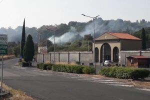 Ragalna, incendi in diverse zone del territorio: due aree maggiormente colpite