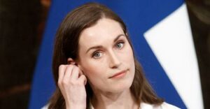  Apparenze, il primo ministro che balla di notte e la nostra (finta) vita ostentata sui social
