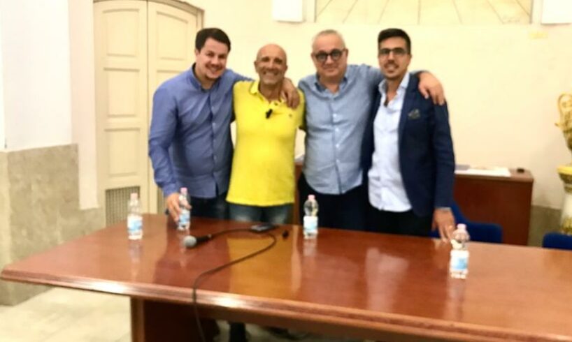 Adrano, presentazione ufficiale del candidato all’Ars Salvo Italia. Mancuso: “Le sue sono le mani buone cui affidare la città alla Regione”