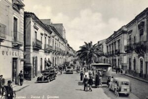 Le città scomparse che vivono ancora nella nostra memoria: ogni generazione ne custodisce una