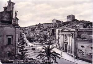 Le città scomparse che vivono ancora nella nostra memoria: ogni generazione ne custodisce una