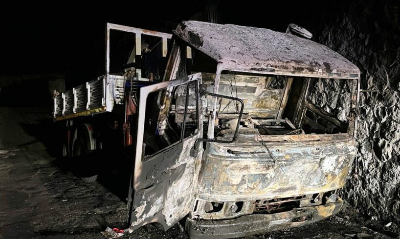 Paternò, in fiamme autocarro di un’impresa edile: matrice forse è dolosa