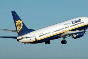 Il ritardo del volo Ryanair FR 5514 previsto in serata da Catania a Milano Malpensa ha causato proteste da parte dei passeggeri della compagnia low cost.