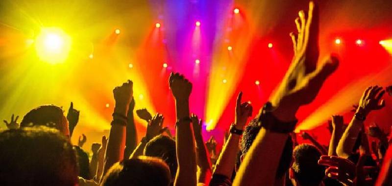 Catania, mala movida: altri 5 Daspo per la rissa e le coltellate vicino alla discoteca