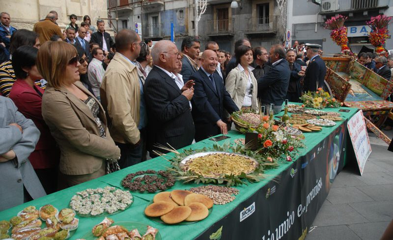 Bronte, dal 30 settembre la Sagra del Pistacchio: l’Election Day fa slittare di una settimana l’inizio