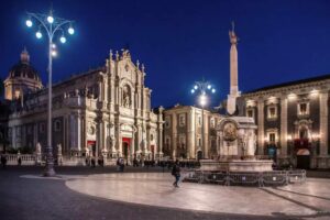 Catania nella ‘top ten’ delle città dove cibo, luce e gas sono più cari: 701 euro in più per ogni famiglia