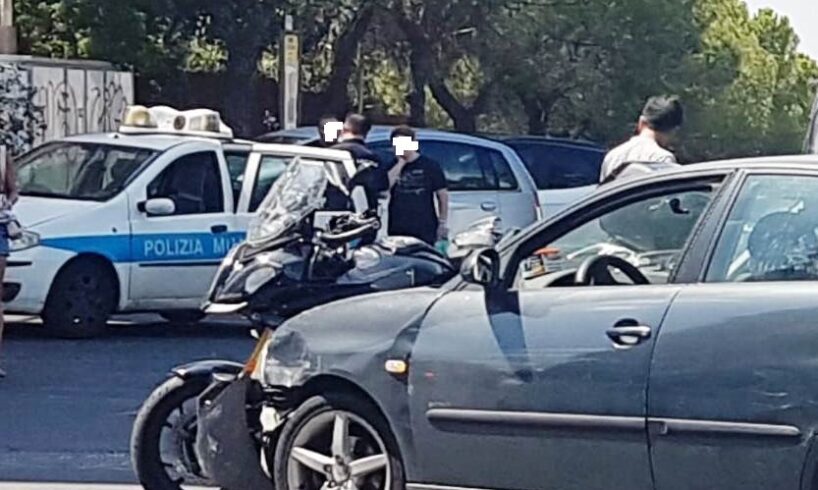 Paternò, moto di grossa cilindrata si scontra con due auto: due feriti in ospedale