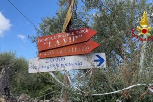 Belpasso, Procura apre inchiesta su esplosione fabbrica fuochi d’artificio. Uil: “Stop a questa strage silenziosa”