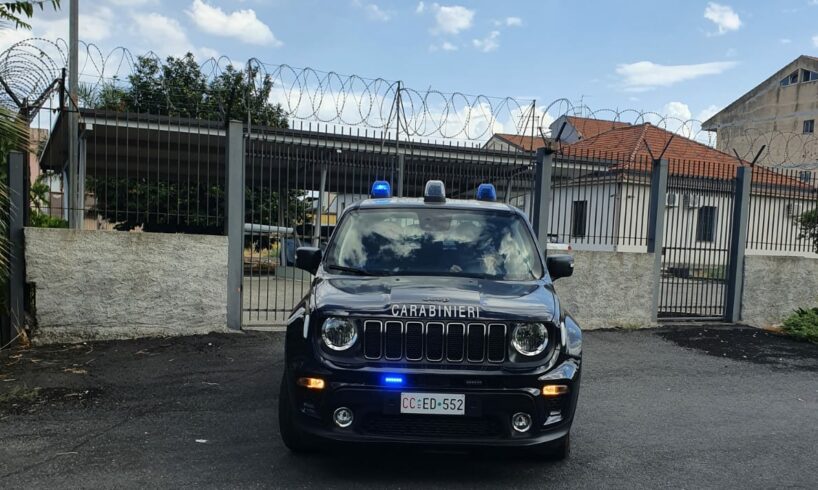Fiumefreddo di Sicilia, tre giarresi rubano la centralina da una Fiat Panda di una turista veneta: arrestati in flagranza