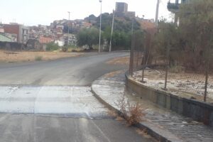 Paternò, in “ebollizione” le Salinelle di via dello Stadio: fuoriesce acqua e fango