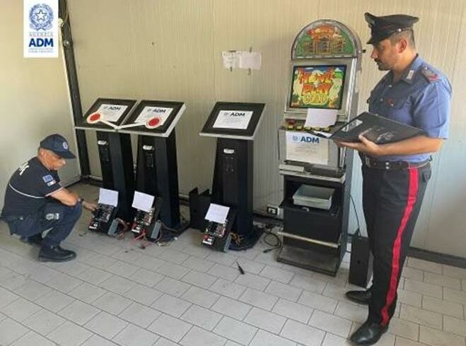 Biancavilla, sala giochi abusiva nel bar di un autolavaggio: maxi sanzione di oltre 200 mila euro