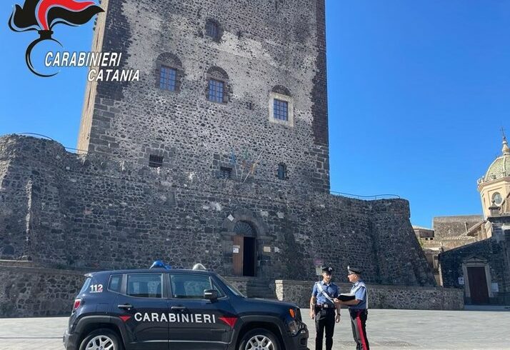 Adrano, tenta di uccidere a coltellate il vicino di campagna: 66enne di Biancavilla arrestato in flagranza
