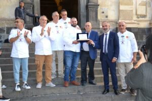 Bronte, la ‘Sagra del Pistacchio’ fa il pieno di visitatori: arrivi dalle città siciliane e anche dalla Calabria (VIDEO)