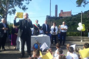 Paternò e Ragalna, l’Arcivescovo Renna in visita pastorale all’IC ‘Marconi’: il presule ha incontrato gli studenti