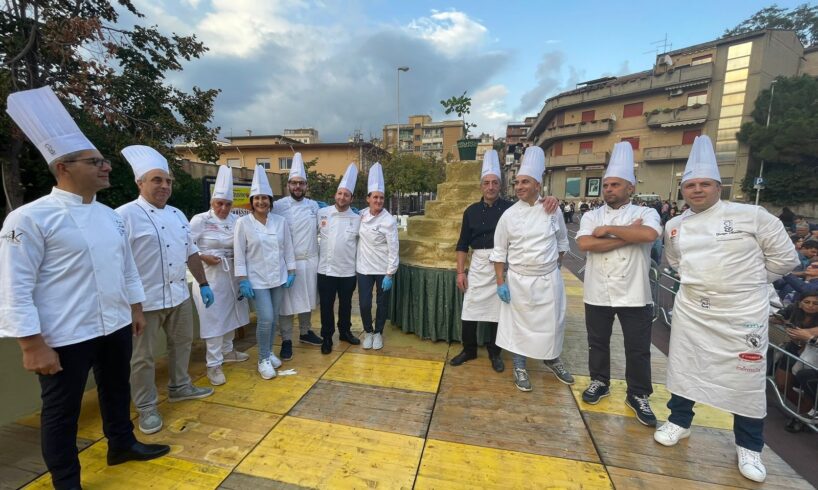 Bronte, alla Sagra del Pistacchio 200 mila visitatori in due settimane. Firrarello: “Grazie ai pasticceri e a tutta la città”